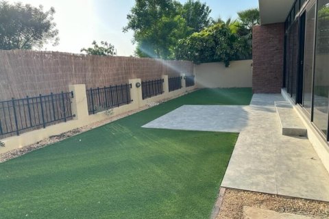 5 bedrooms Villa in DAMAC Hills (Akoya by DAMAC), UAE No. 147470 4