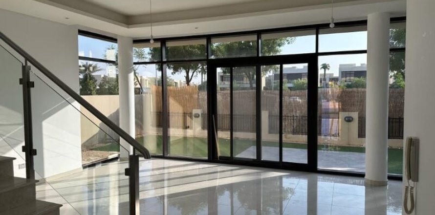 5 bedrooms Villa in DAMAC Hills (Akoya by DAMAC), UAE No. 147470