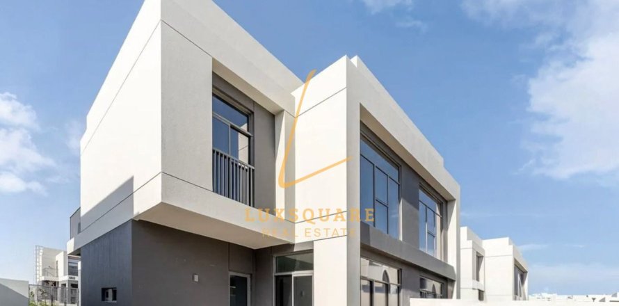 Вилла с 3 спальнями в The Pulse, ОАЭ №145993