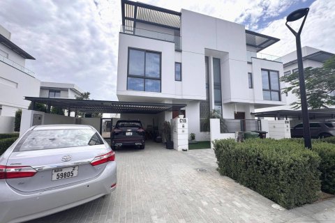 Villa de 4 dormitorios en Sharjah, UAE No. 154135 10