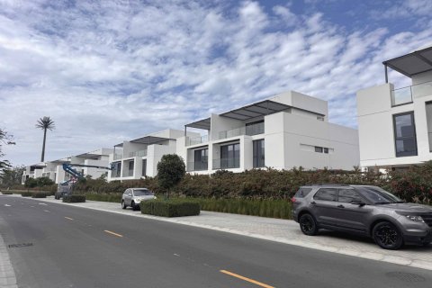 Villa de 4 dormitorios en Sharjah, UAE No. 154135 4