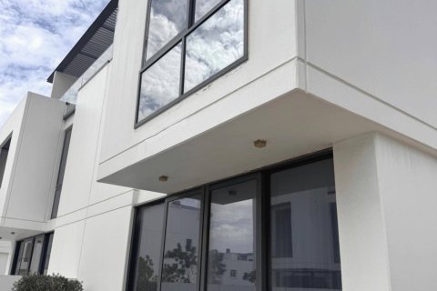Villa de 4 dormitorios en Sharjah, UAE No. 154135 16