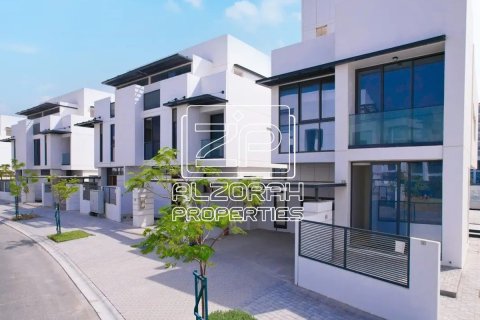 Villa de 5 dormitorios en Hamriyah Free Zone, UAE No. 154136