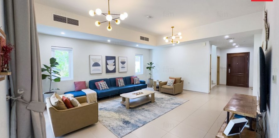 Villa de 4 dormitorios  No. 134758