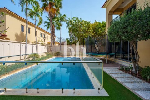 Villa de 4 dormitorios  No. 115597 25