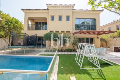 Villa de 4 dormitorios  No. 115597 24