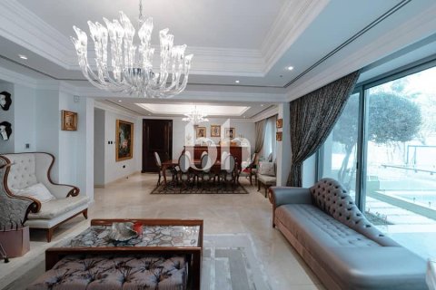 Villa de 4 dormitorios  No. 115597 7