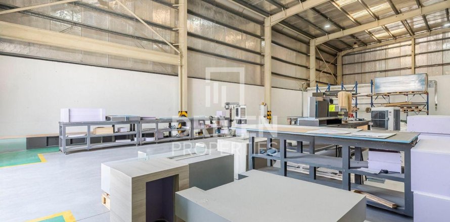 2393.37m² Warehouse in Jebel Ali, UAE No. 193851