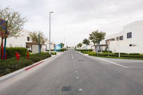 Villa de 5 dormitorios en  Yas Island, UAE No. 89329 6
