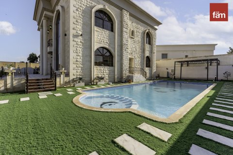 Villa de 6 dormitorios en Al Barsha, UAE No. 135857