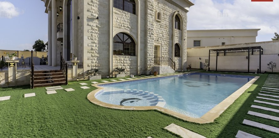 Villa de 6 dormitorios en Al Barsha, UAE No. 135857