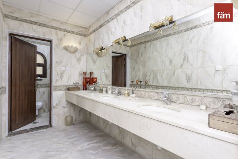 Villa de 6 dormitorios en Al Barsha, UAE No. 135857 12