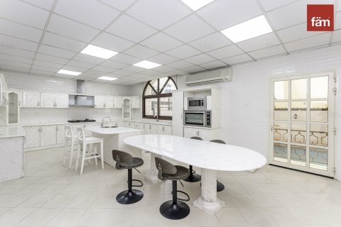Villa de 6 dormitorios en Al Barsha, UAE No. 135857 9