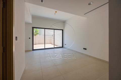 Таунхаус с 2 спальнями в Абу-Даби, ОАЭ №150070 3