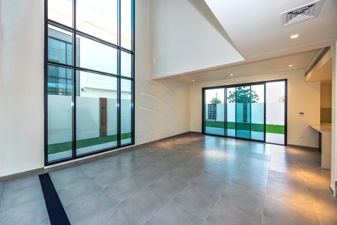 Villa de 4 chambres à Abu Dhabi, UAE No. 150069