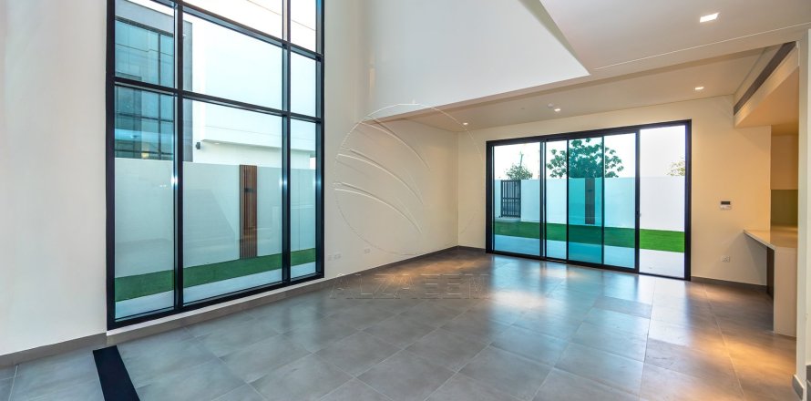 Villa de 4 chambres à Abu Dhabi, UAE No. 150069