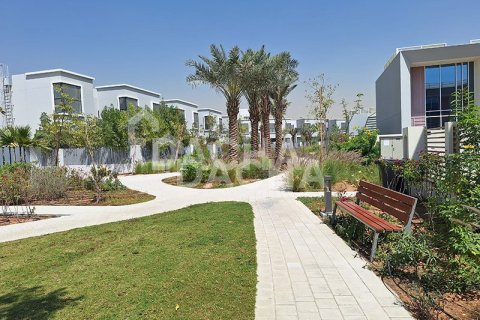 2 غرف نوم تاون هاوس في Dubai Land, الإمارات العربية المتحدة رقم 156590 23