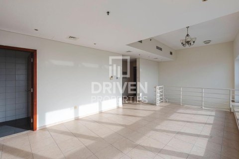 2 bedrooms Duplex in Dubai Internet City, UAE No. 190050 4