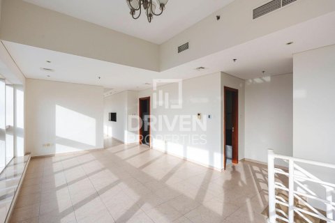 2 bedrooms Duplex in Dubai Internet City, UAE No. 190050 5