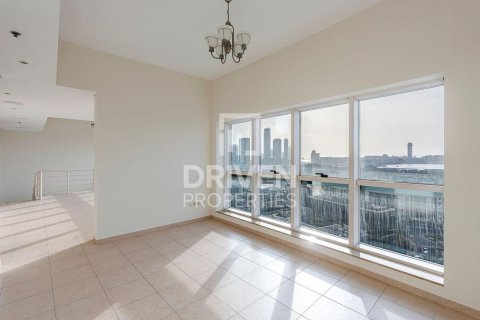 2 bedrooms Duplex in Dubai Internet City, UAE No. 190050 6