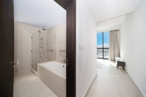 Квартира с 2 спальнями в Даунтаун Дубай (Даунтаун Бурдж Дубай), ОАЭ №141827 10