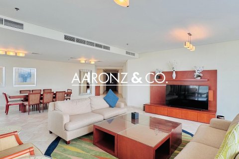 Apartment de 4 dormitorios en Jumeirah Beach Residence, UAE No. 141823