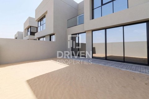 Вилла с 3 спальнями в Dubai Land, ОАЭ №191633 24