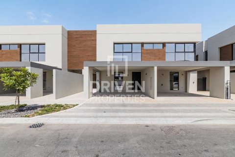 Вилла с 3 спальнями в Dubai Land, ОАЭ №191633 25