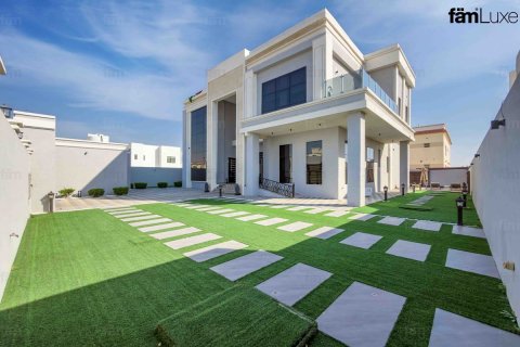 Villa de 5 dormitorios en Al Barsha, UAE No. 162410 3