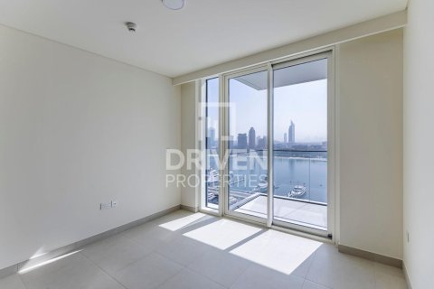 Квартира с 2 спальнями в EMAAR Beachfront, ОАЭ №202796 8