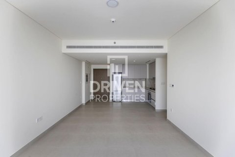 Квартира с 2 спальнями в EMAAR Beachfront, ОАЭ №202796 3