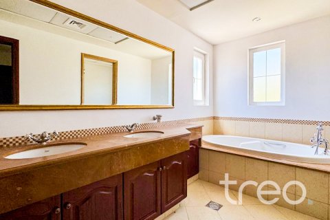 Villa de 4 dormitorios en Arabian Ranches, UAE No. 173855 2