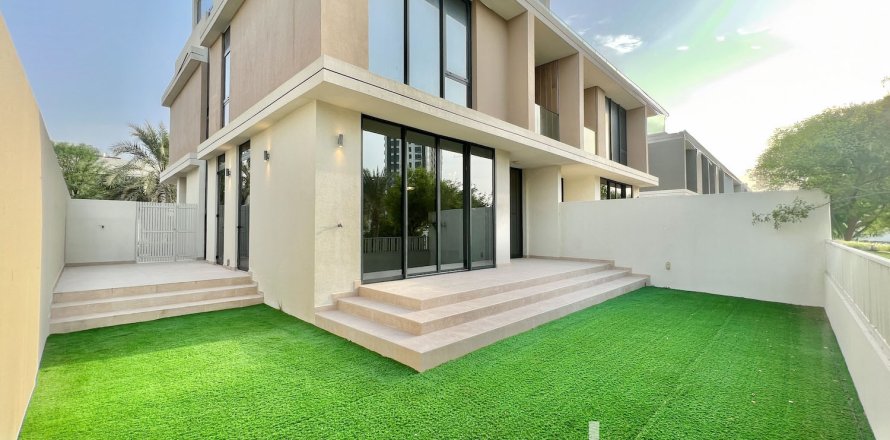 3 غرف نوم فيلا في Club Villas, الإمارات العربية المتحدة رقم 173851