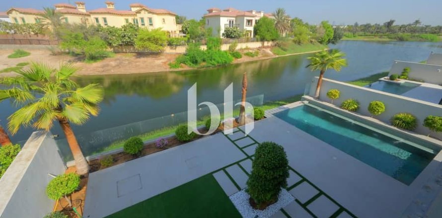 Villa de 5 dormitorios  No. 112914