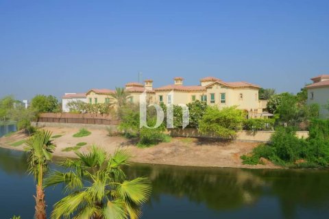 Villa de 5 dormitorios  No. 112914 3