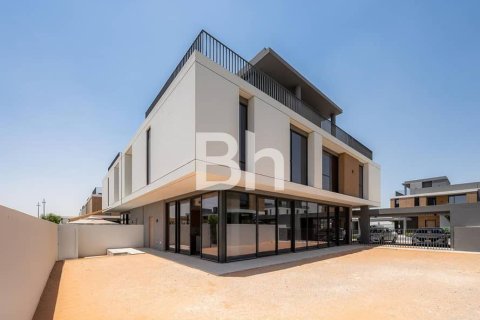 Townhouse de 4 dormitorios  No. 112912 2