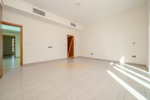 Villa de 4 dormitorios en Jumeirah Park, UAE No. 150272 25