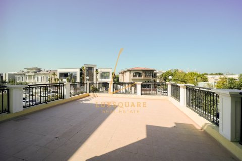 Villa de 4 dormitorios en Jumeirah Park, UAE No. 150272 9