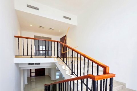 Villa de 5 dormitorios en Dubai Science Park, UAE No. 150274 9