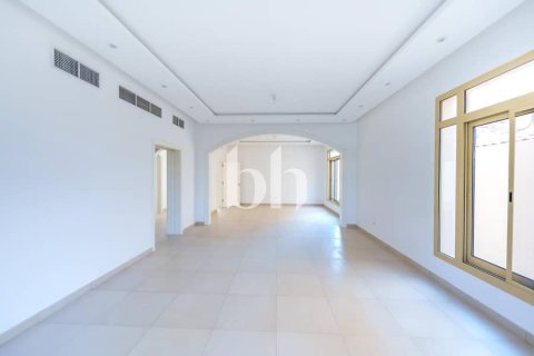 Villa de 5 dormitorios  No. 115596 4