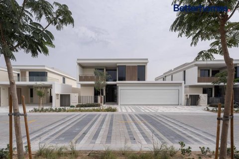 Villa de 5 dormitorios  No. 114592 2
