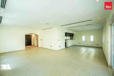 Villa de 3 dormitorios en Dubai, UAE No. 87619 4