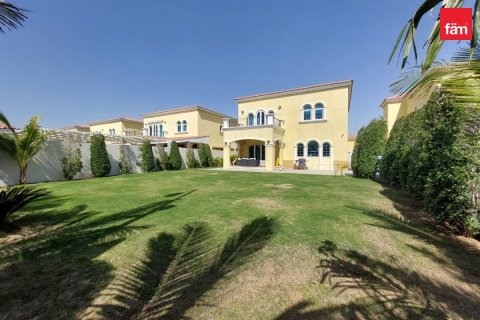 Villa de 3 dormitorios en Dubai, UAE No. 87619 2