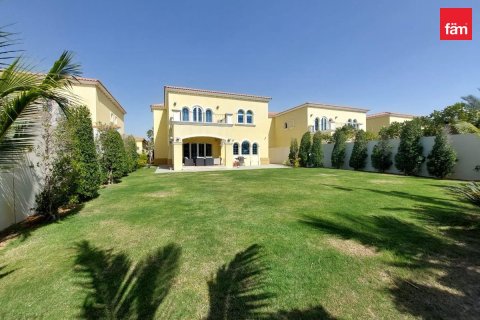 Villa de 3 dormitorios en Dubai, UAE No. 87619 1