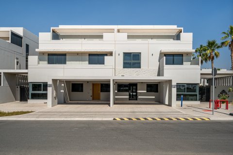 3 bedrooms Villa in Dubai Land, UAE No. 199675 11