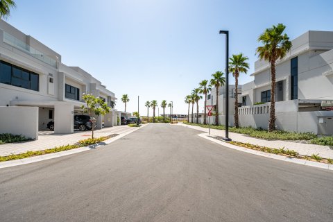 3 bedrooms Villa in Dubai Land, UAE No. 199675 10