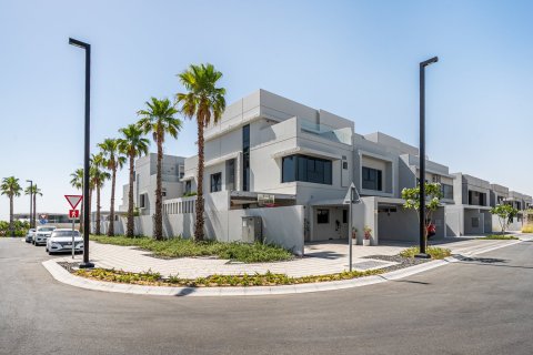 3 bedrooms Villa in Dubai Land, UAE No. 199675 13