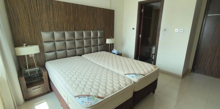 2 bedrooms Apartment in Dubai, UAE No. 205559