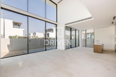 Вилла с 4 спальнями в Nad Al Sheba 1, ОАЭ №137716 5