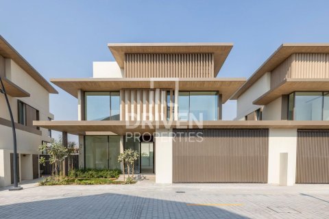 Вилла с 4 спальнями в Nad Al Sheba 1, ОАЭ №137716